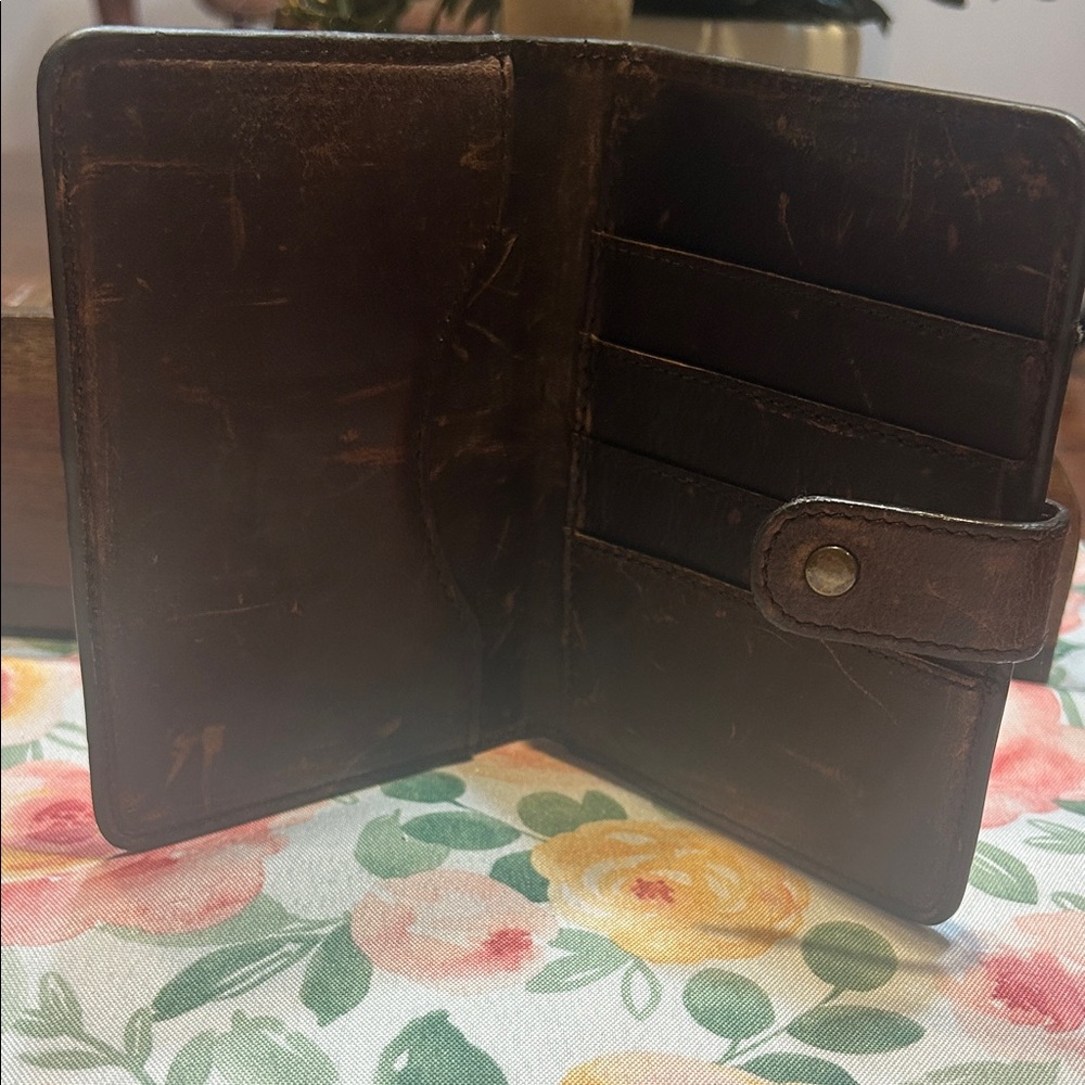 Brown Leather Passport Travel Document Wallet - Picture 3 of 6